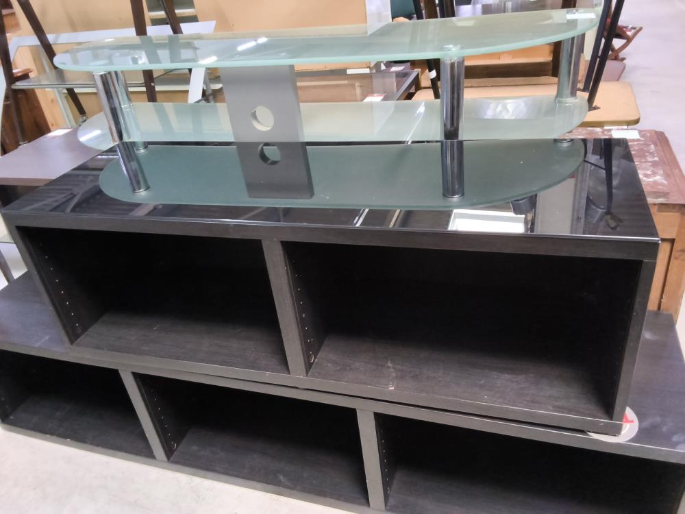 MEUBLE TÉLÉ 2 CASIERS DESSUS EN VERRE COULEUR NOIR 