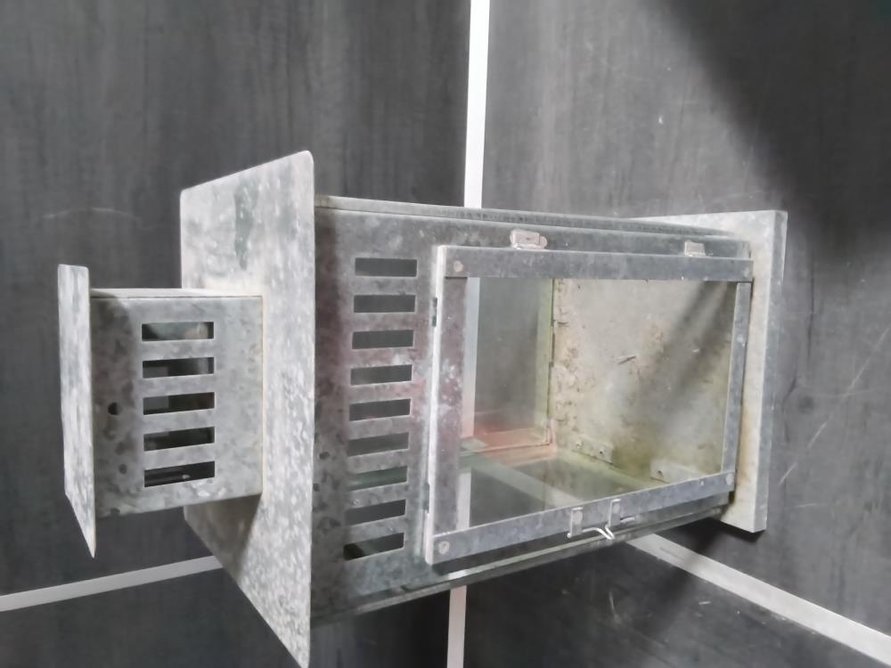 LANTERNE MÉTAL DANS L'ÉTAT 