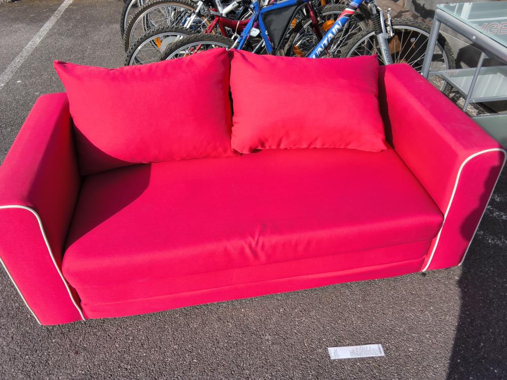 CANAPE LIT ROUGE 160 CM