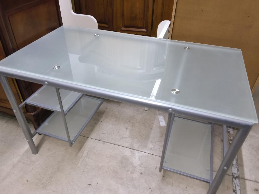 BUREAU EN VERRE