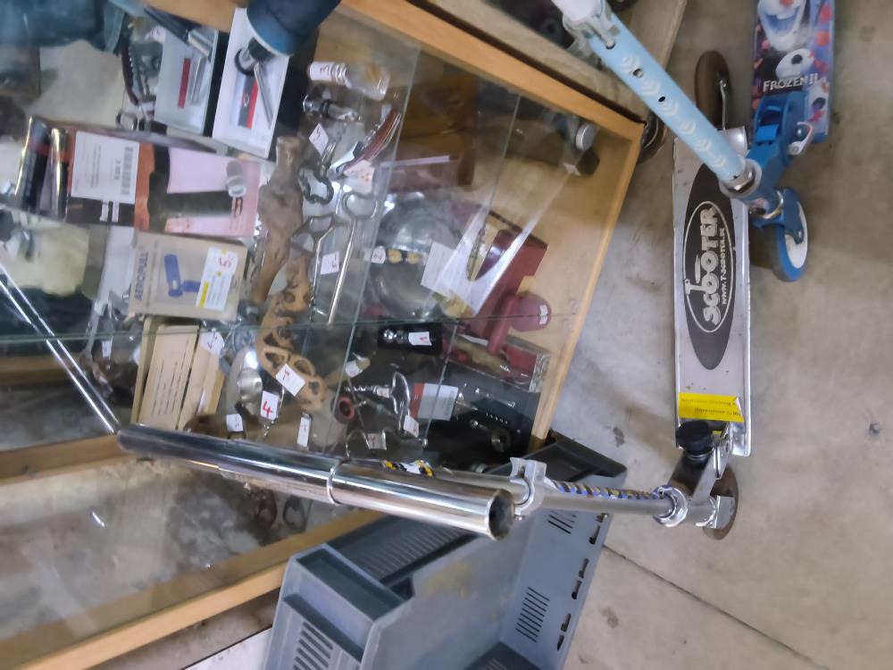 TROTINETTE SCOOTER DANS L'ÉTAT 