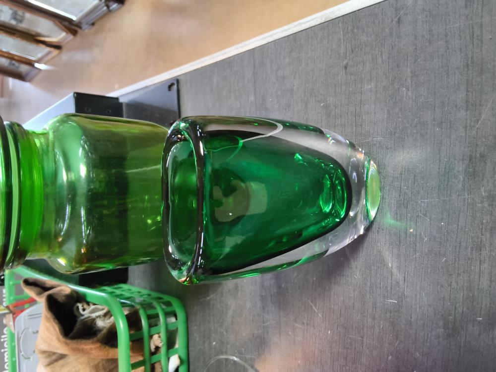 MINI VASE CRISTAL VERT SIGNÉ 