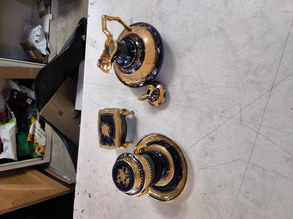 ENSEMBLE PORCELAINE DE LIMOGES DANS L'ÉTAT 