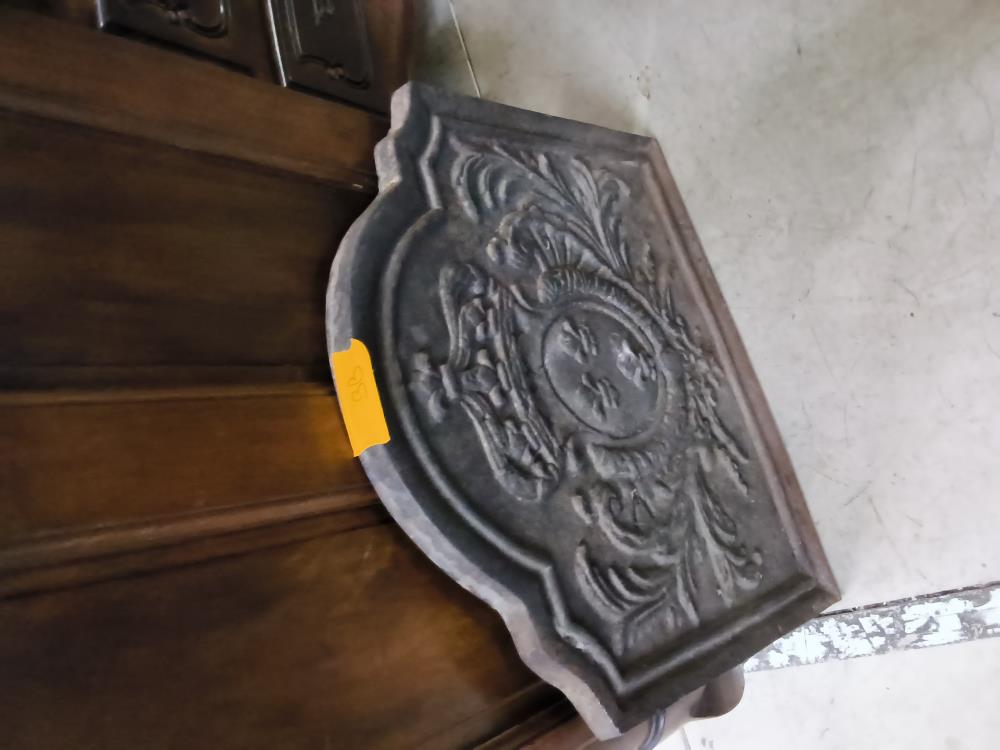 PLAQUE EN FONTE 