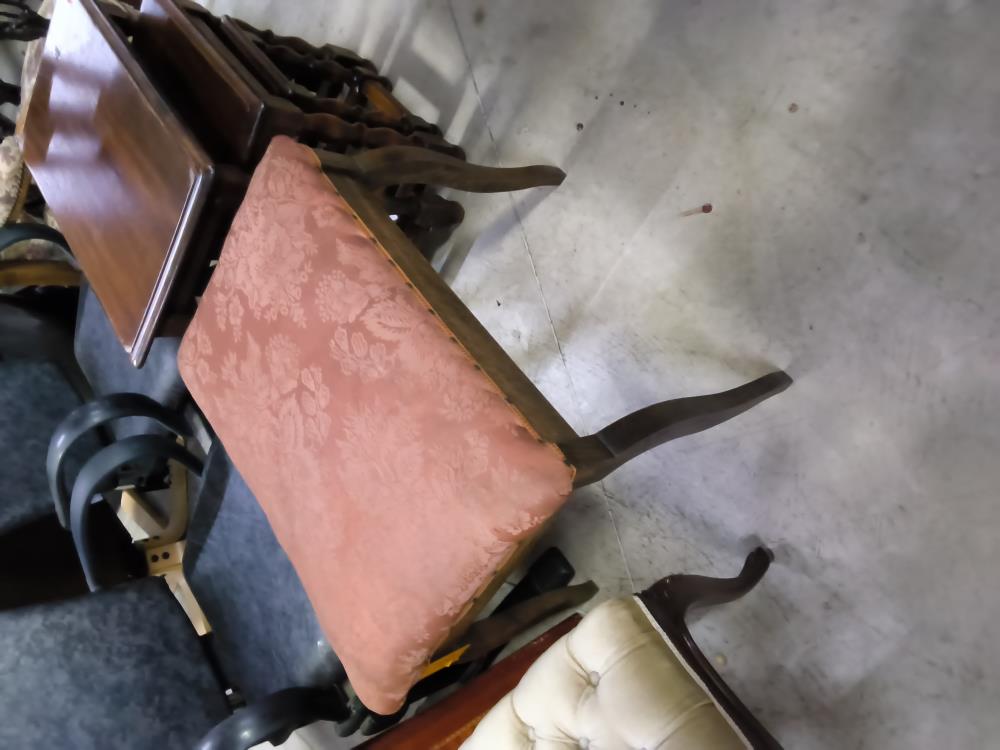 TABOURET ANCIEN TISSU ROUGE 