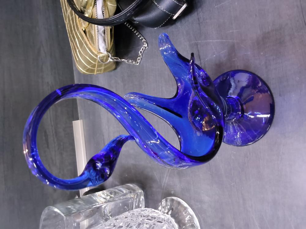 CYGNE EN VERRE BLEU