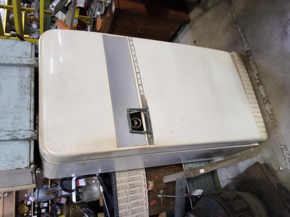 FRIGO VINTAGE DE CHEZ FRIGIDAIRE EN TRES BON ÉTAT HT 13ICM
