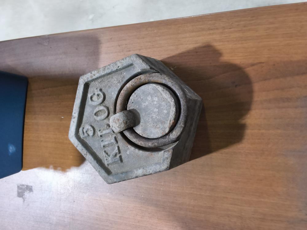 POIDS DE 5KG ANCIEN 