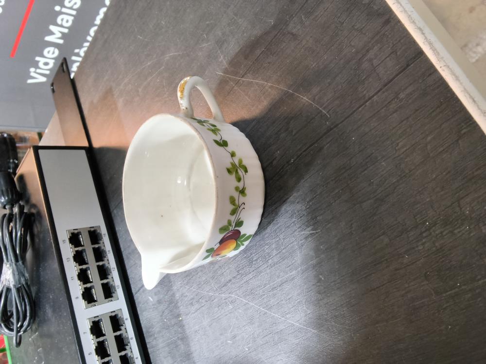 POT À LAIT PORCELAINE 