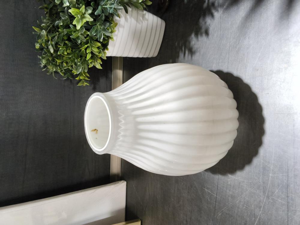 VASE BLANC 