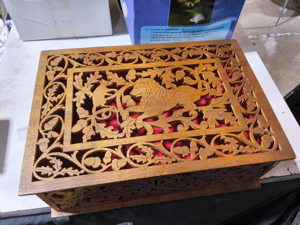 BOITE BOIS SCULPTÉ