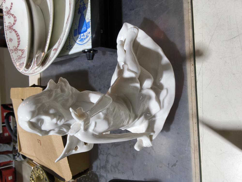 FEE PORCELAINE 