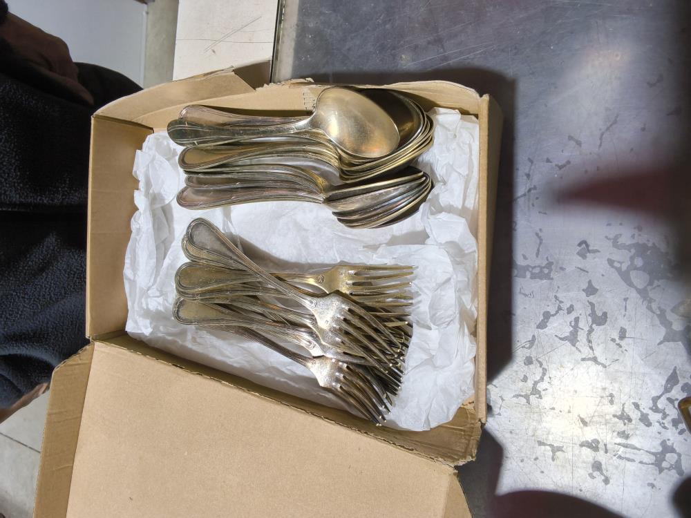 LOT DE COUVERTS METAL ARGENTÉ 