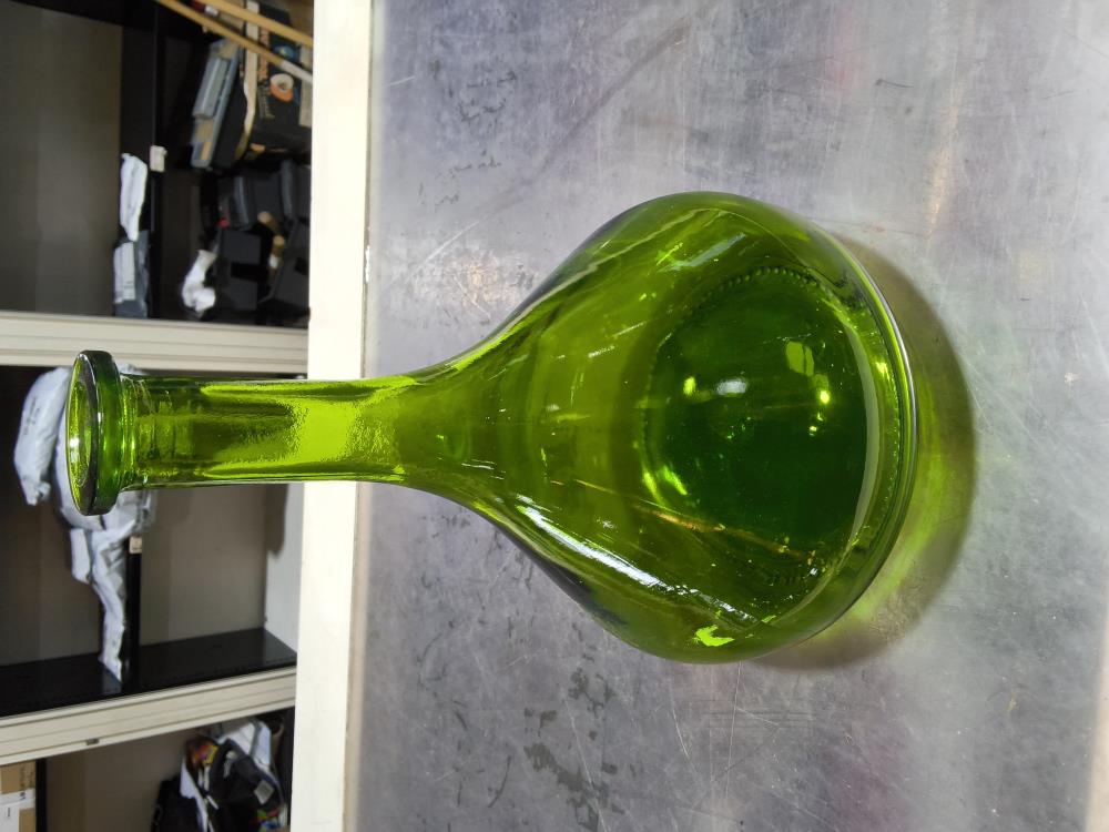 VASE VERT