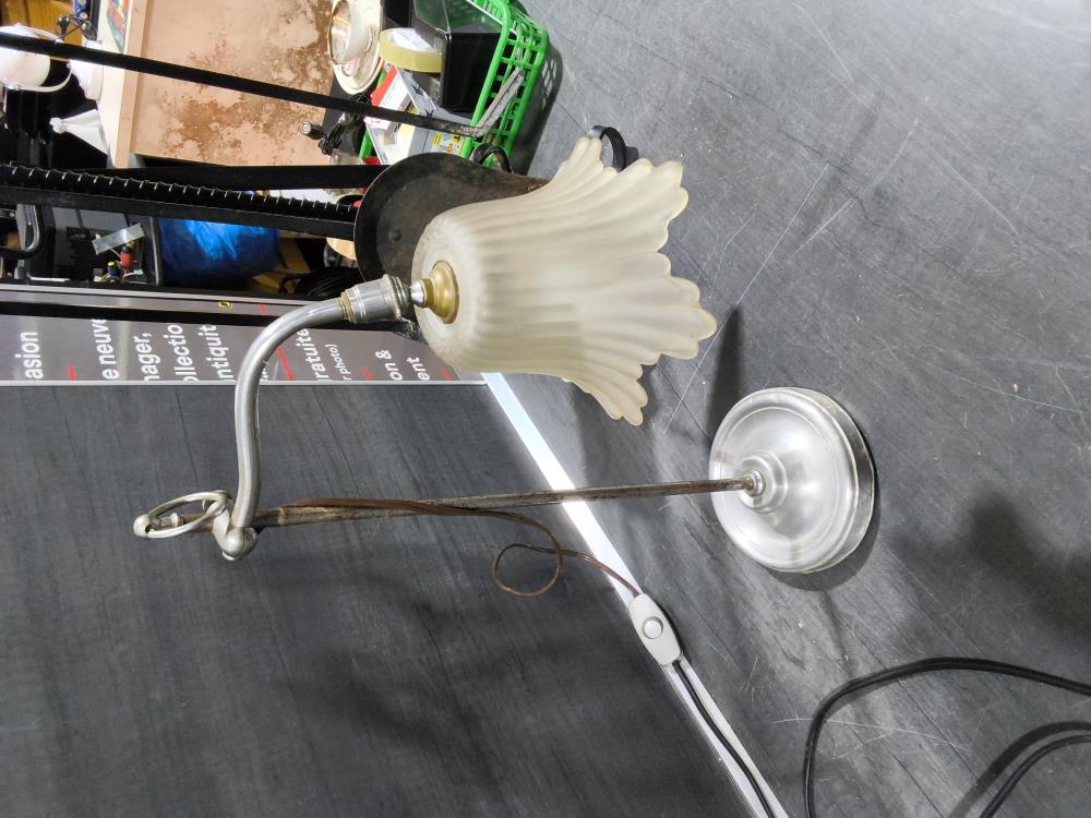 LAMPE  ANCIENNE À POSER PÂTE DE VERRE 