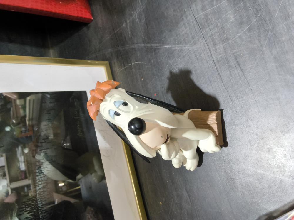 DROOPY 