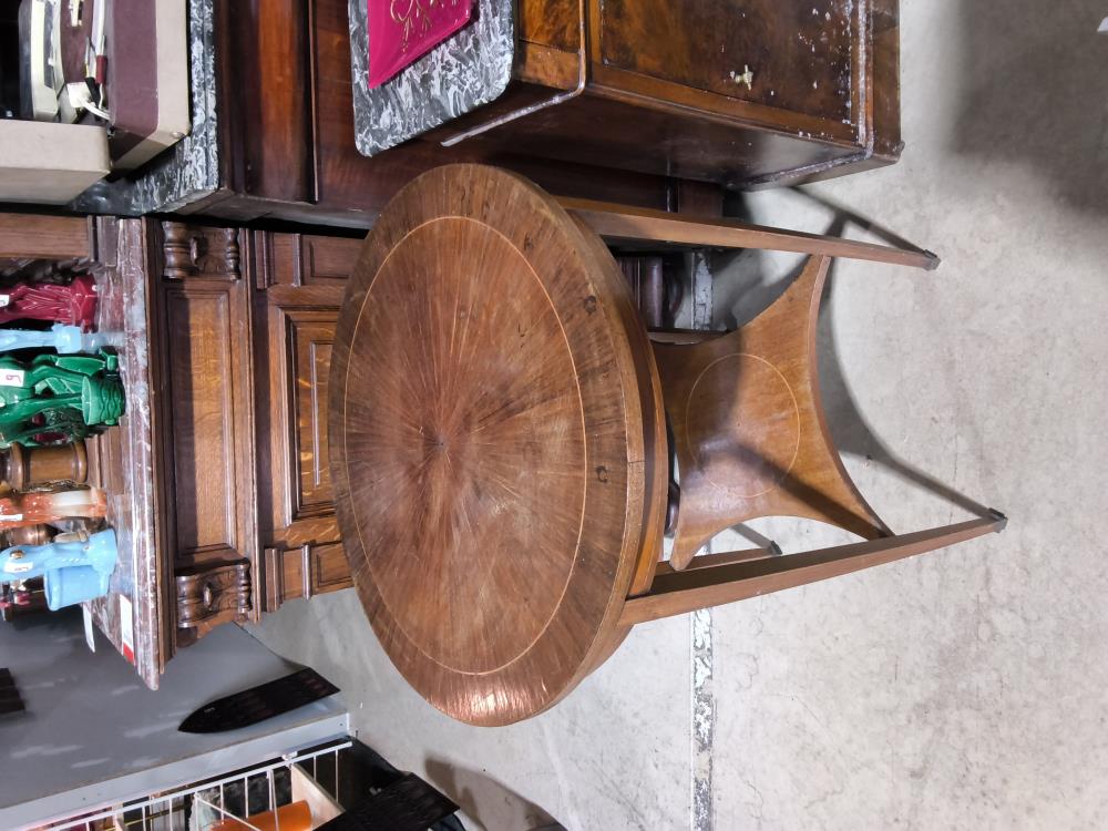 TABLE RONDE ANCIENNE 2 PLATEAUX DANS L'ÉTAT 