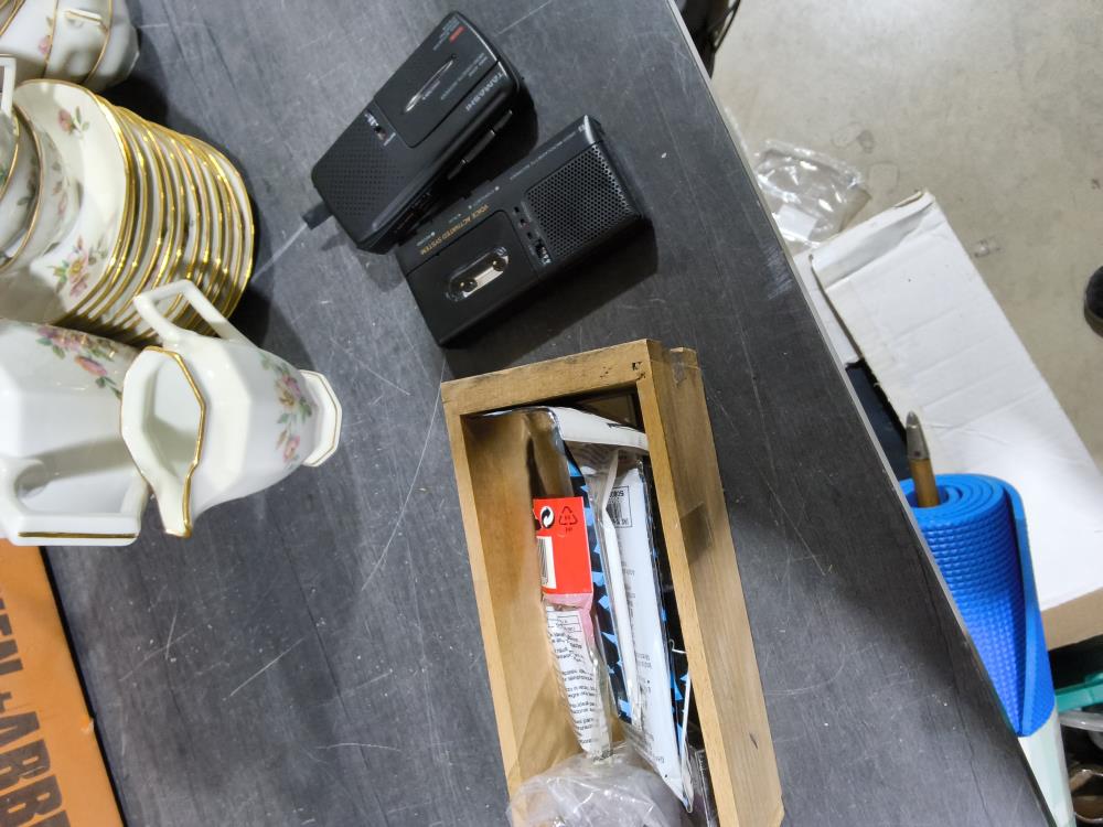LIT DE 2 DICTAPHONES AVEC CASSETTES