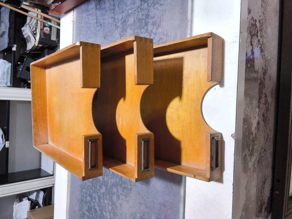 CASSIER EN BOIS ANCIEN 