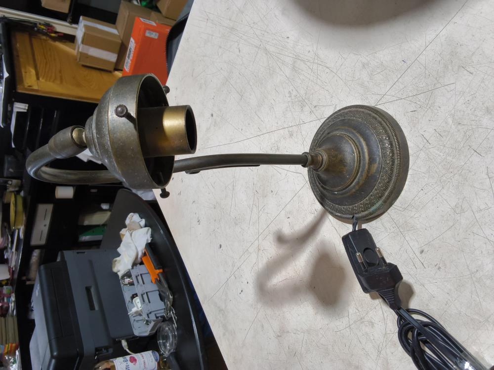 PIED DE LAMPE A POSER