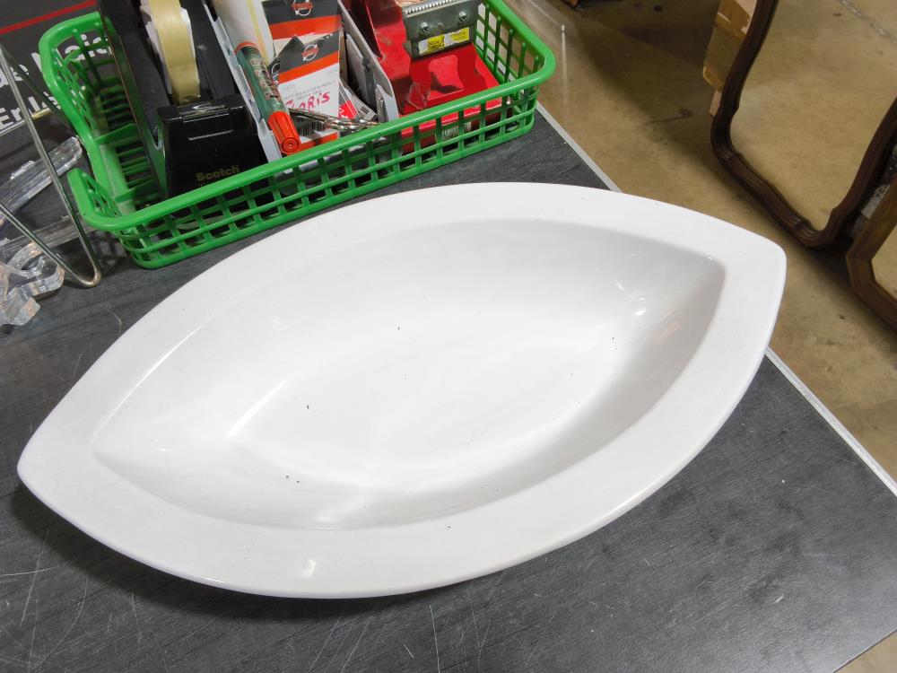 PLAT BLANC OVAL