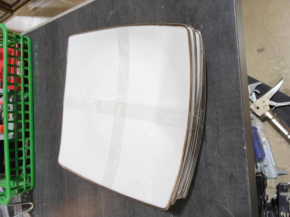 LOT DE 6 ASSIETTES A DESSERT CARRÉES LISERET ARGENT 