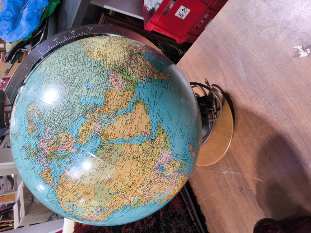 GLOBE LUMINEUX ALLEMAND 