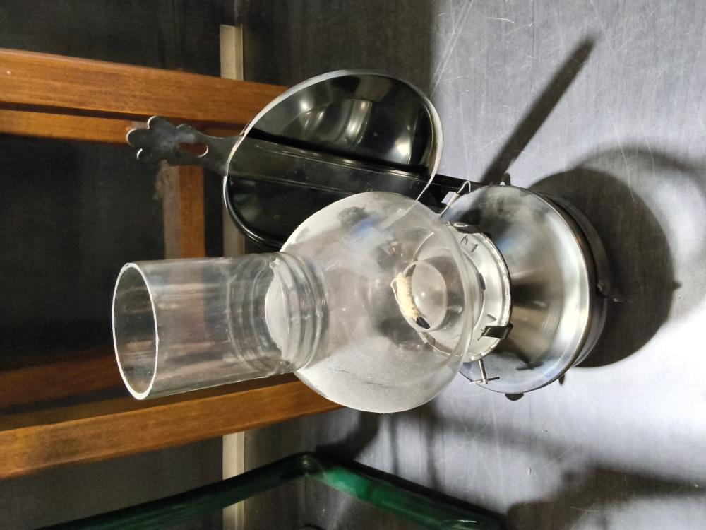 LAMPE À PÉTROLE 