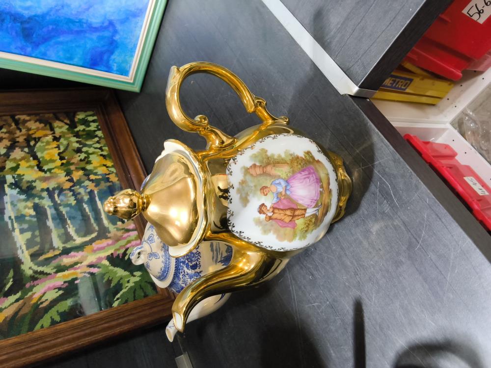 CAFETIÈRE DORÉE GRAND MODÈLE 