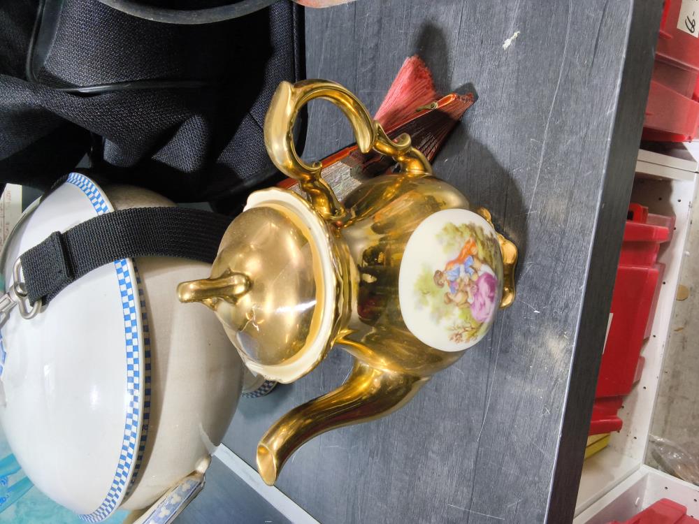 CAFETIÈRE DORÉE 