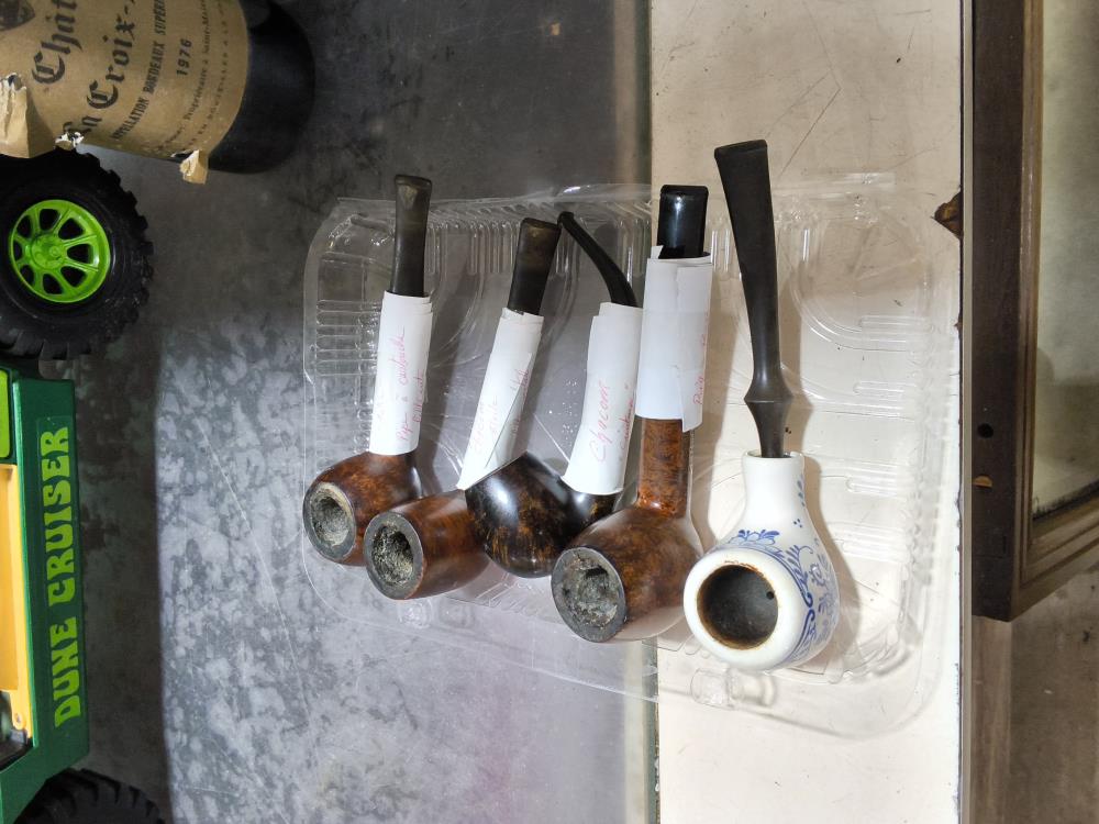 LOT DE 5 PIPES DIFFÉRENTES 