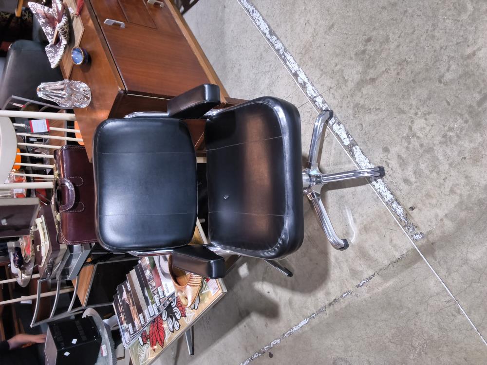 FAUTEUIL DE BUREAU CHROMÉ CUIR VINTAGE DANS L'ÉTAT 