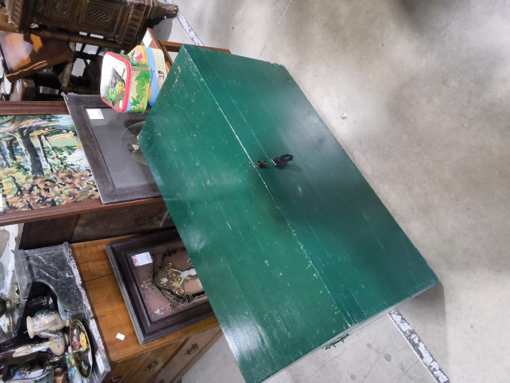 COFFRE ANCIEN VERT