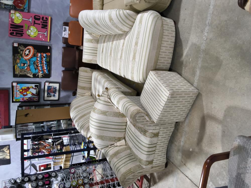 ENSEMBLE SALON COMPOSÉ D’UN CANAPÉ 2 PLACE D’UN FAUTEUIL D’UNE MÉRIDIENNE ET 1 POUF TISSU RAYÉ 