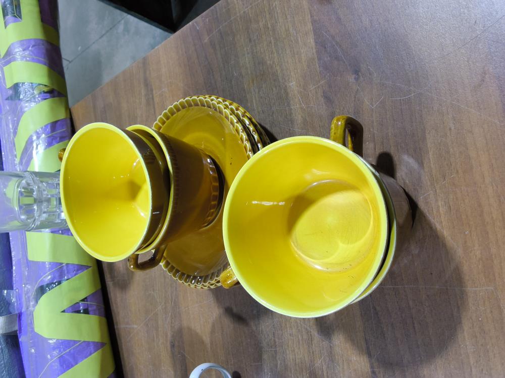SERVICE À CAFÉ 