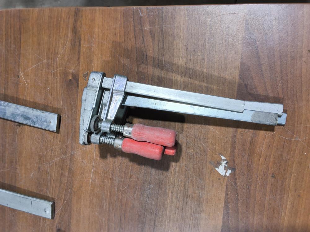 LOT DE 4 SERRES JOINTS