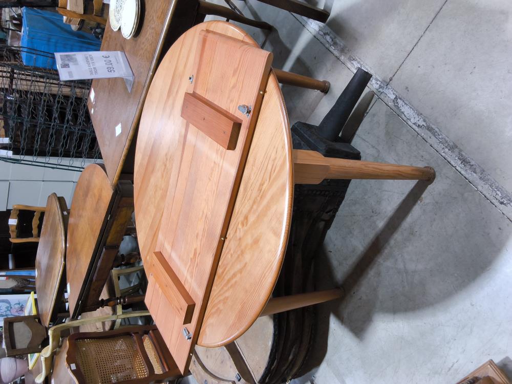 TABLE RONDE AVEC 1 ALLONGE PIN