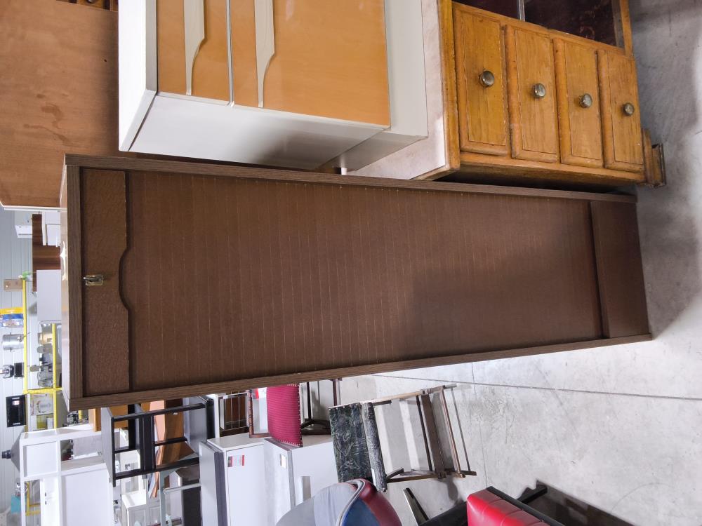 MEUBLE A RIDEAU ANCIEN