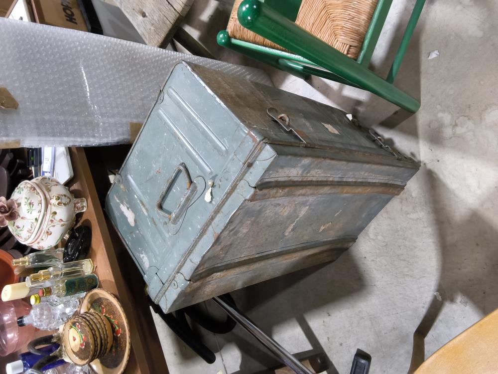 CAISSE METAL GRIS CLAIR