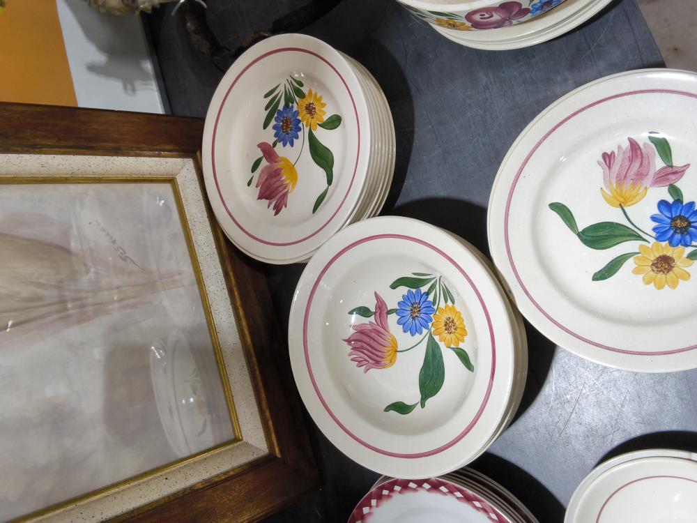 ENSEMBLE ASSIETTES CREUSES  ET PLATES SARREGUEMINES 