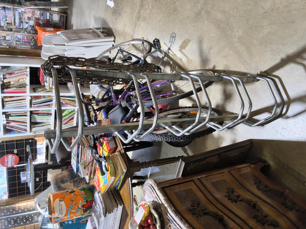 RANGE VÉLOS MÉTALLIQUES 5 VÉLOS 