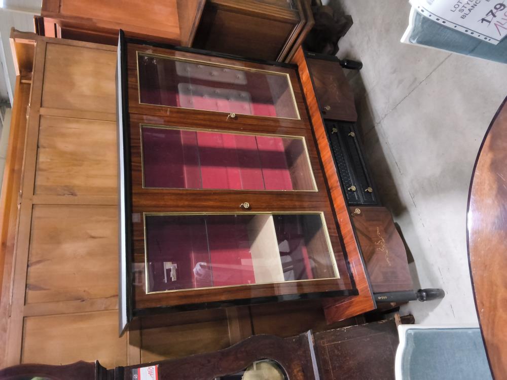 BUFFET STYLE LOUIS XVI 5 PORTES 2 TIROIRS 
