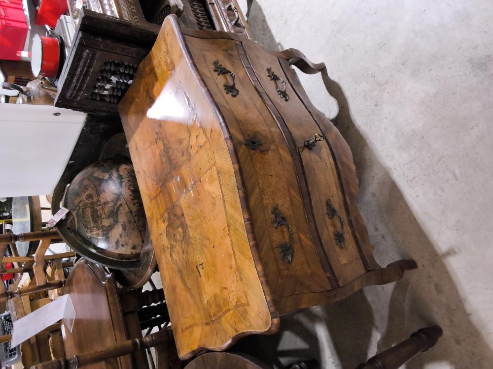 COMMODE ANCIENNE BOMBÉE 2 TIROIRS ET 1 CACHETTE MARQUETERIE DANS L'ÉTAT 