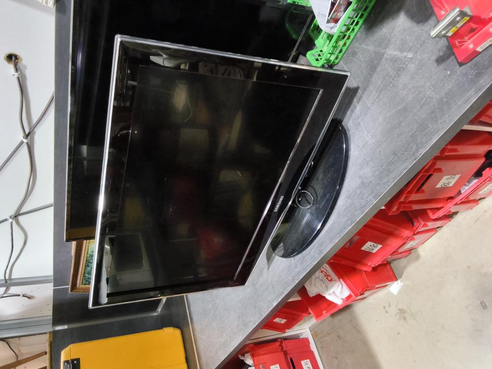 TÉLÉVISEUR SAMSUNG 80CM