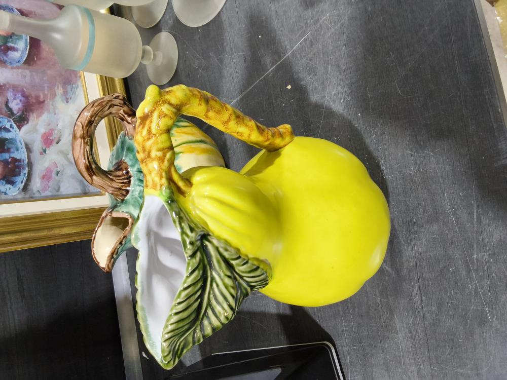 CRUCHE JAUNE