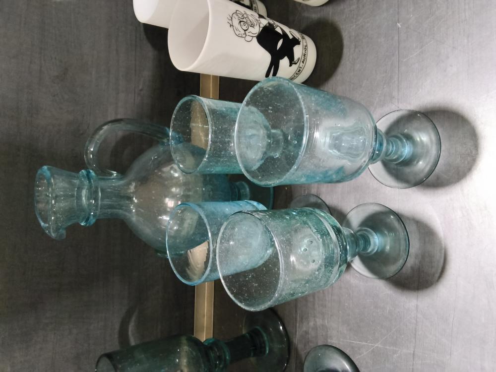 SERVICE CRUCHE ET 4 VERRES SOUFFLÉS  BLEU