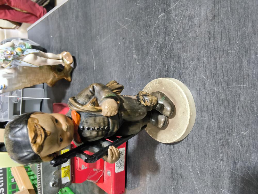 STATUETTE RAMONEUR DANS L'ÉTAT HUMMEL 