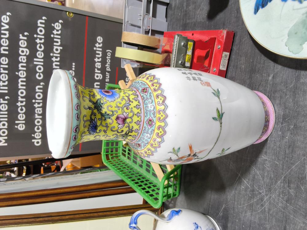 VASE CHINOIS DANS L'ÉTAT 