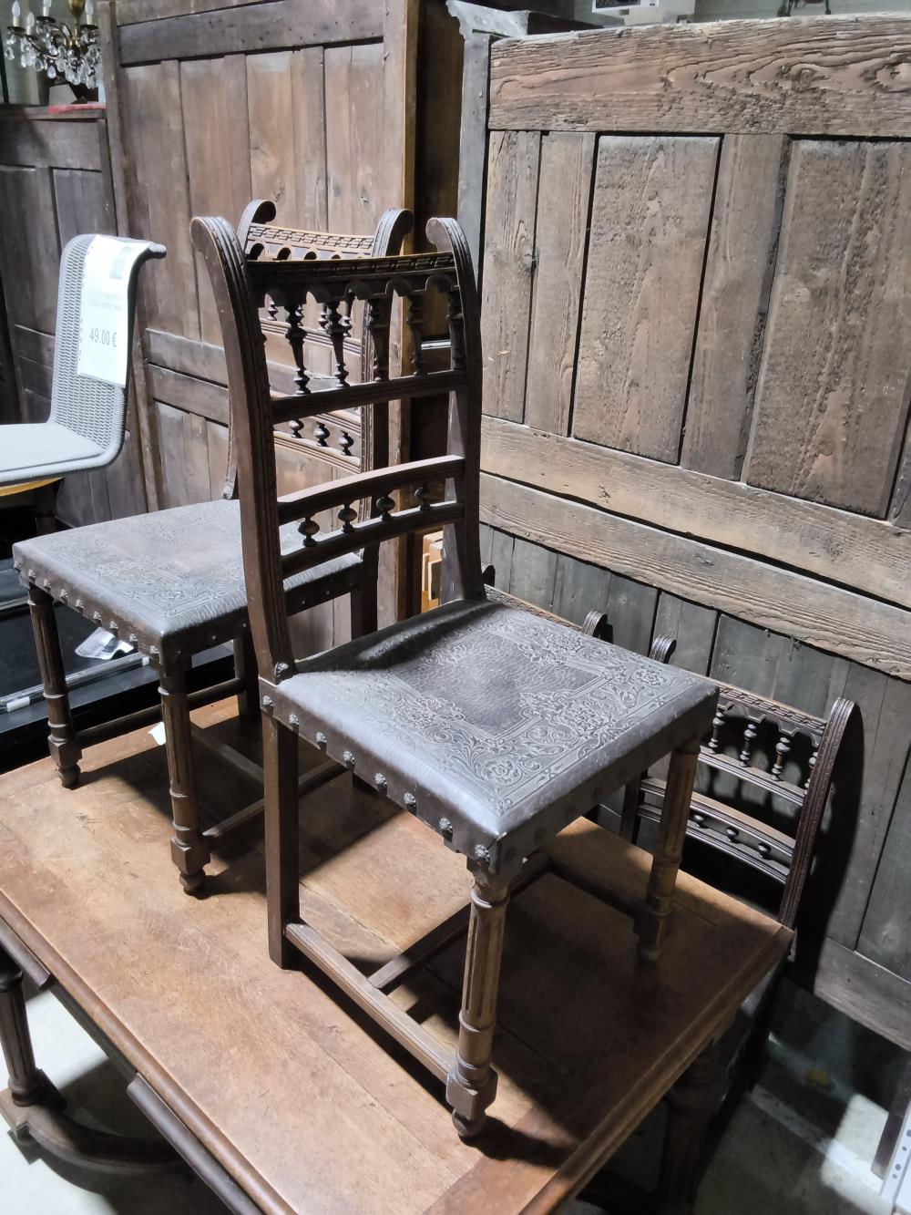 LOT DE 4 CHAISES HENRI II CUIR 