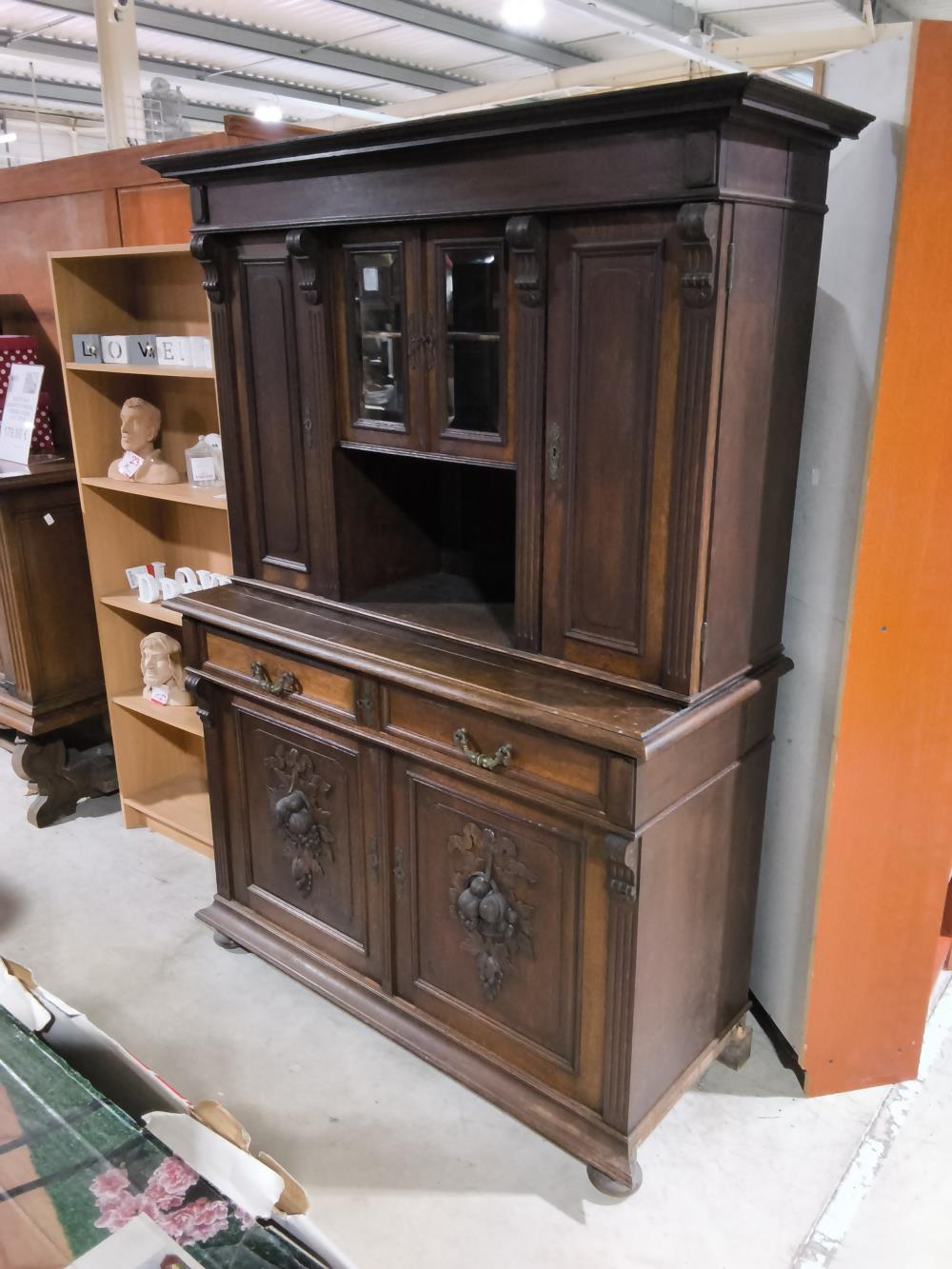 BUFFET 2 CORPS 4 PORTES 2 PETITES PORTES VITRÉES  2 TIROIRS 